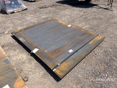 Quantity of (2) Kit Containers Stalen platen