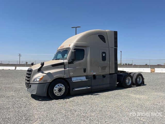2021 Freightliner Cascadia 126 6x4 T/A Sleeper Truck Tractor