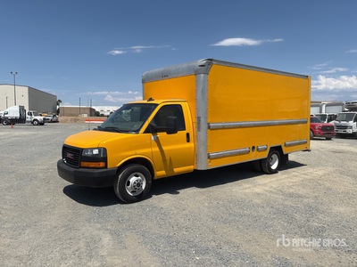 2021 GMC Savana 3500 4x2 Camion fourgon