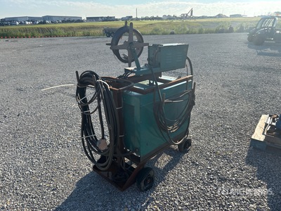 Air Products 600CP60A 90 A MIG Electric Welder