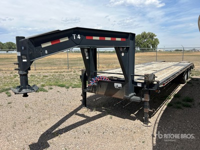 2010 Behnke Enterprises Inc FB8X30GN 30 ft T/A Gooseneck Equipment Trailer