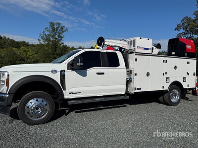 2025 Ford F-550 4x4 Extended Cab サービスカー
