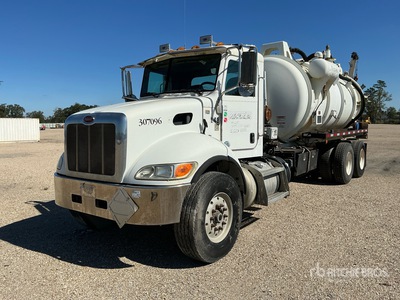 2012 Super Products LLC on 2012 Peterbilt 348 6x4 صهريج شفاط