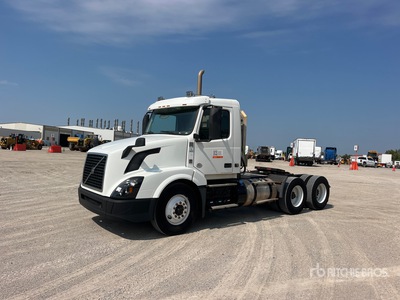 2017 Volvo VNL64300 6x4 Cabeza Tractora Cabina Corta