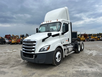 2019 Freightliner Cascadia 126 6x4 Cabeza Tractora Cabina Corta