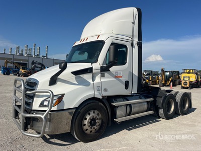 2020 Freightliner Cascadia 116 6x2 Day Cab Truck Tractor