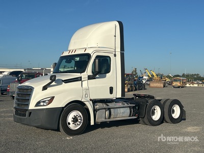 2019 Freightliner Cascadia 126 6x4 T/A Day Cab Truck Tractor