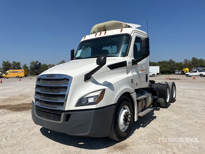 2019 Freightliner Cascadia 126 6x4 Ciągnik siodłowy T/A z kabiną dzienną