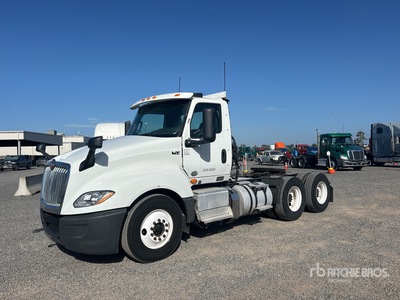 2018 International LT625 6x4 T/A Dagcabine Trekker