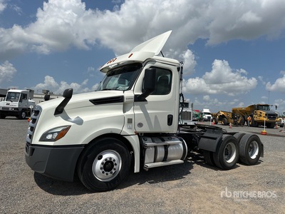 2019 Freightliner Cascadia 126 6x4 Day Cab Truck Tractor