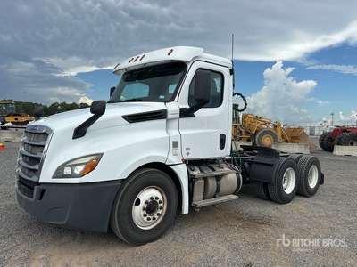 2019 Freightliner Cascadia 126 6x4 Day Cab Truck Tractor