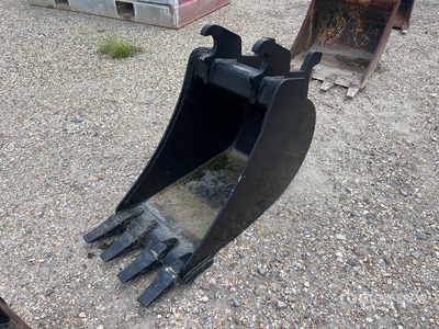 John Deere 17.5 in Q/C Digging Excavator Bucket