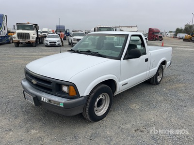 1994 Chevrolet S-10 4x2 Pickup