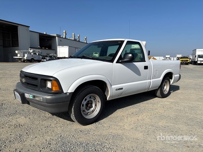1995 Chevrolet S-10 4x2 Pickup