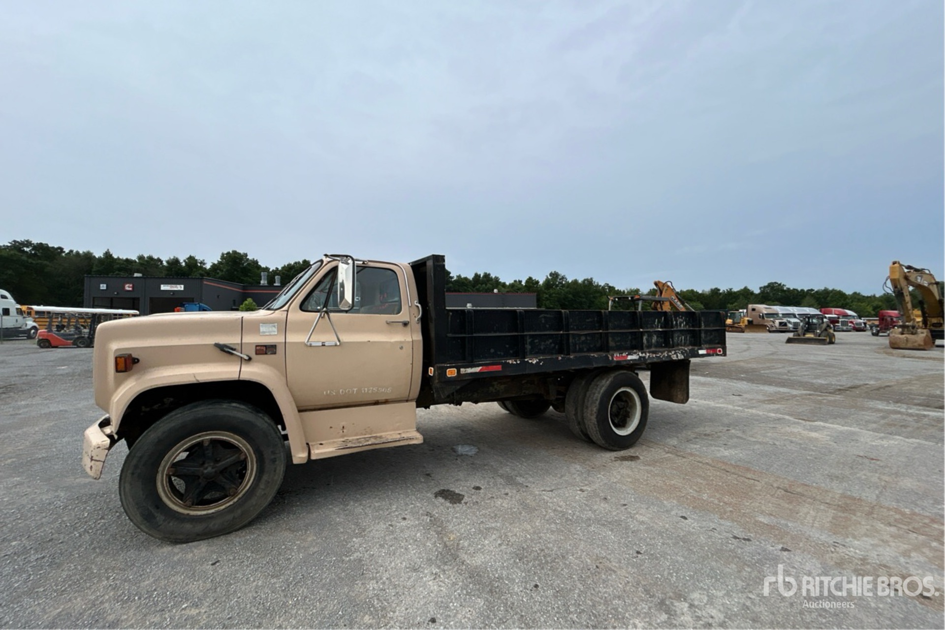 1984 GMC C7000 4x2 Flatbed Truck