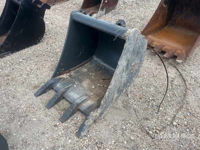 Tag 22 in Q/C Digging Excavator Bucket