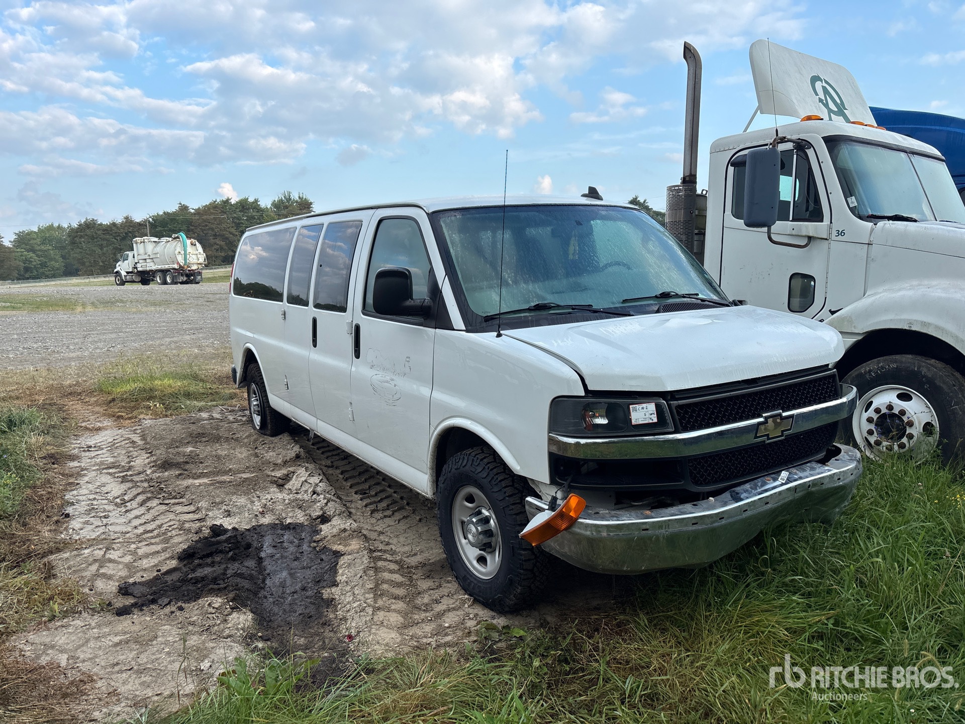 2017 Chevrolet 3500 Passenger Van (Inoperable)