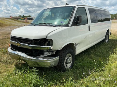 2017 Chevrolet Express 3500 11 Passenger Van (Inoperable)