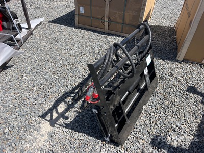 2025 GIYI GY-CYHC 29 in Mini Skid Steer Forks (Unused)