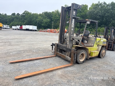 Clark C70L 15400 lb Pneumatic Tire Heftruck