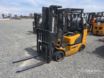 2019 Hyundai 32LC-7A 6340 lb Cushion Tire Forklift