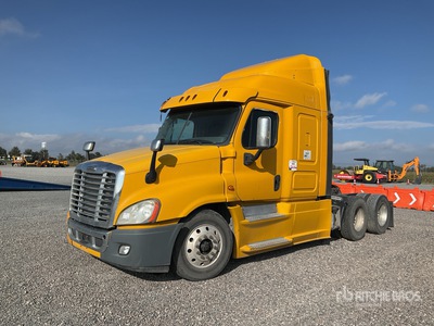 2016 Freightliner Cascadia 125 6x4 Tractocamion con Dormitorio / 3- Achs Sattelzugmaschine mit Schlafkabine