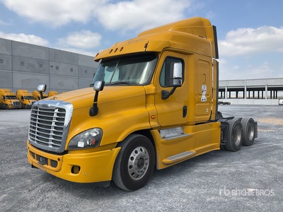 2016 Freightliner Cascadia 125 6x4 Tractocamion con Dormitorio / Ciągnik siodłowy T/A z kabiną sypialną