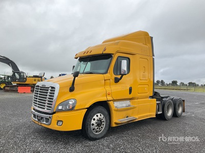 2016 Freightliner Cascadia 125 6x4 Tractocamion con Dormitorio / Ciągnik siodłowy T/A z kabiną sypialną