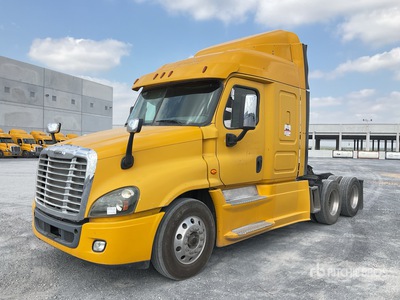 2016 Freightliner Cascadia 125 6x4 Tractocamion con Dormitorio / Ciągnik siodłowy T/A z kabiną sypialną