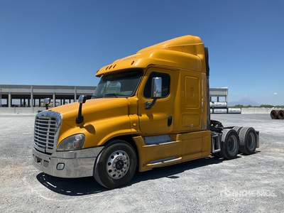 2015 Freightliner Cascadia 125 6x4 Tractocamion con Dormitorio / T/A Sleeper Truck Tractor