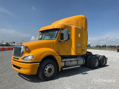 2013 Freightliner Columbia CL120 6x4 Tractocamion con Dormitorio / トラックトラクター（T/A）