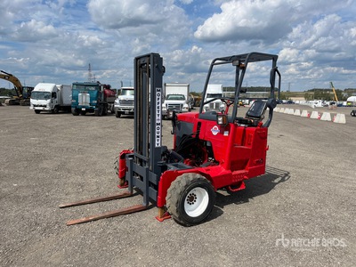 2009 Moffett MS 50.3 5000 lb 3x3 Chariot élévateur sur camion
