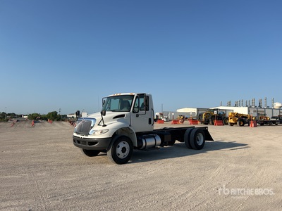 2017 International 4300 4x2 Kabina i podwozie