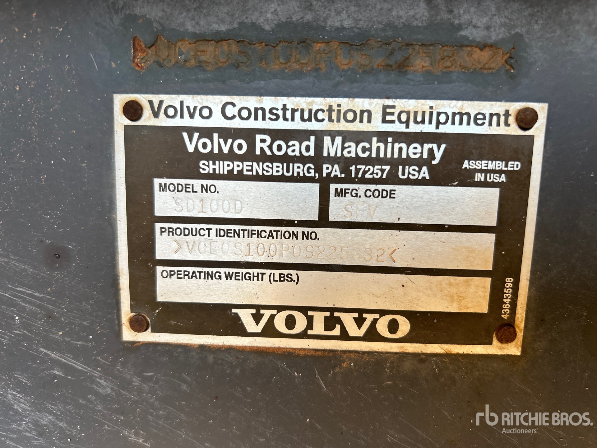 Volvo SD100D Walzenzug mit Glattmantelbandage