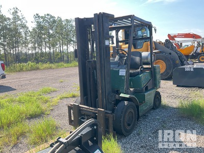 2001 (unverified) Clark CGP25 4600 lb Forklift