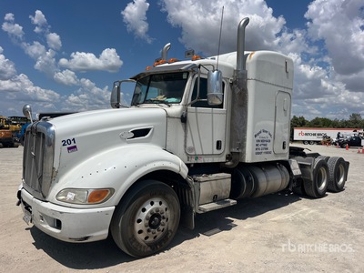 2014 Peterbilt 386 6x4 Ciągnik siodłowy T/A z kabiną sypialną