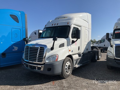 2018 Freightliner Cascadia 113 6x4 トラックトラクター（T/A）