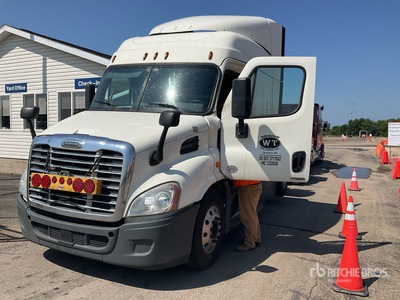 2018 Freightliner Cascadia 113 T/A Sleeper Truck Tractor