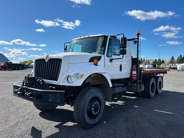 2019 International 7400 6x6 Extended Cab Flatbed Truck