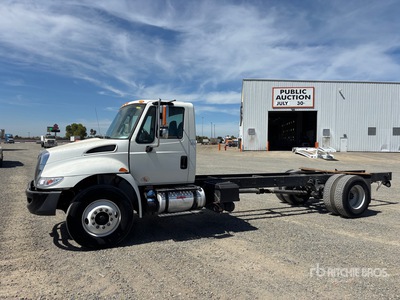 2017 International 4300 4x2 Van Truck