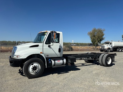 2017 International 4300 4x2 Furgonetka