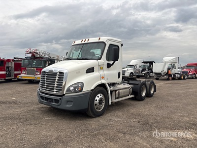 2019 Freightliner Cascadia 113 6x4 T/A Day Cab Truck Tractor