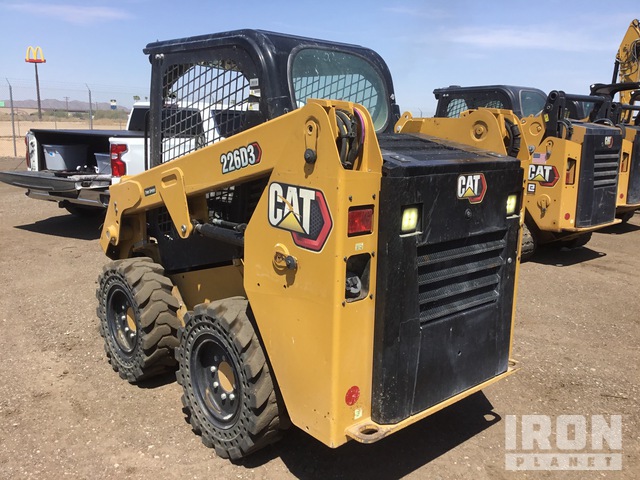MINI CARGADOR SOBRE RUEDAS 2022 CATERPILLAR 226D3