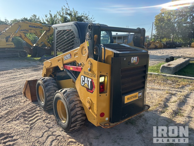 MINI CARGADOR SOBRE RUEDAS 2022 CATERPILLAR 242D3