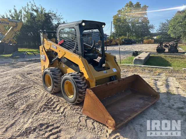 MINI CARGADOR SOBRE RUEDAS 2022 CATERPILLAR 242D3