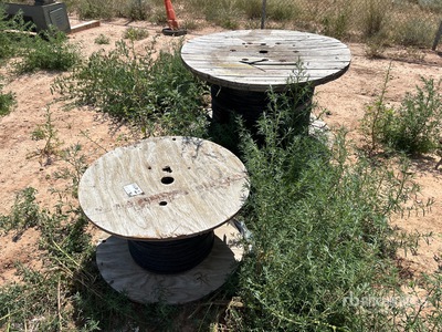 Quantity of (2) Fiber Optic Cable Spool Attrezzatura industriale
