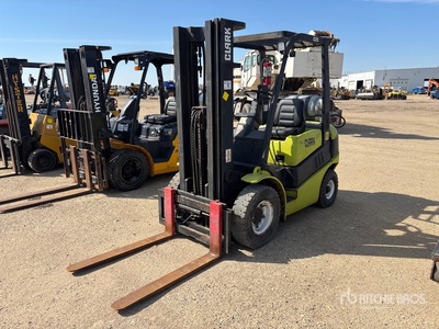 2005 Clark C25 Pneumatic Tire Chariot Élévateur