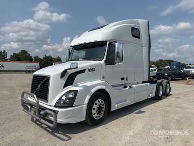 2016 Volvo VNL670 6x4 Ciągnik siodłowy T/A z kabiną sypialną