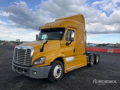 2015 Freightliner Cascadia 125 6x4 Tractocamion con Dormitorio / Ciągnik siodłowy T/A z kabiną sypialną