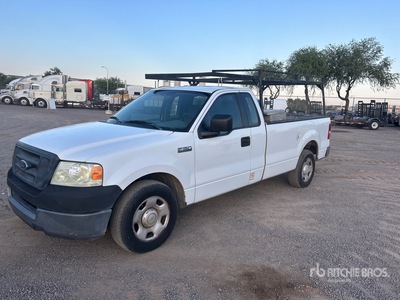 2005 Ford F-150 XL 4x2 Pickup